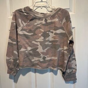 Wallflower Gray Camo crop Top